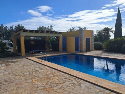 Impressive finca with guest wing, heating, pool near Felanitx - Petra -- F 64