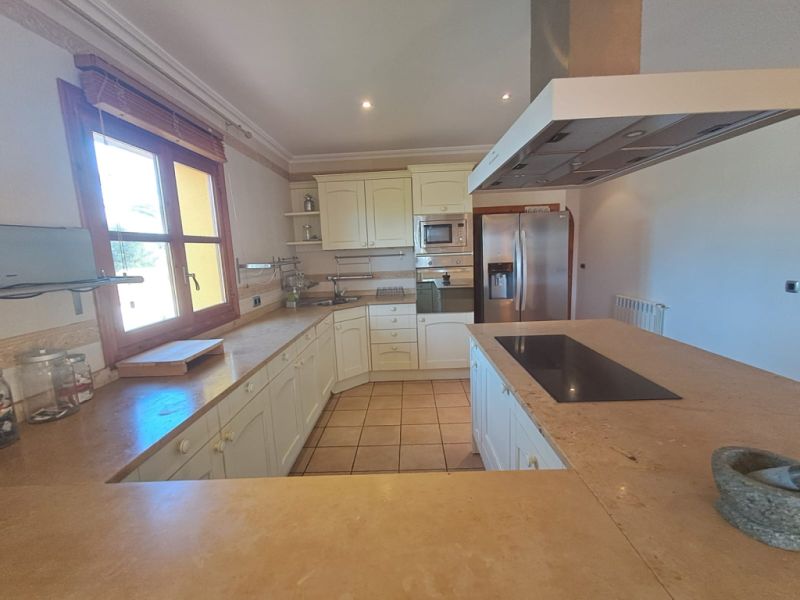 Impressive finca with guest wing, heating, pool near Felanitx - Petra -- F 64