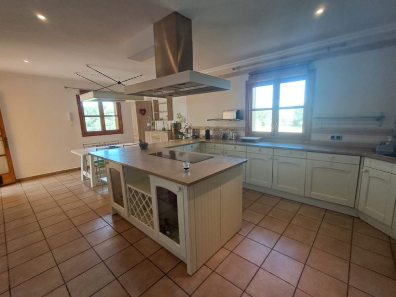 Impressive finca with guest wing, heating, pool near Felanitx - Petra -- F 64