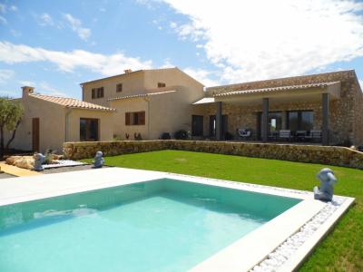 Imposantes Chalet mit allen Extras und 6 SZ in guter Lage bei Manacor - Ortsrand -- CH 56