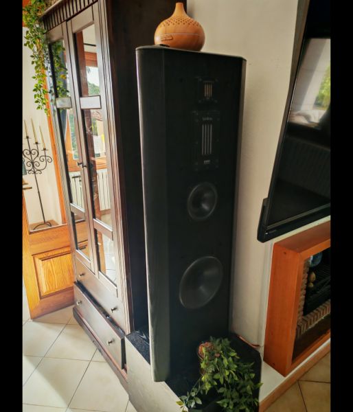 Infinity Renaissance 90 highend speaker