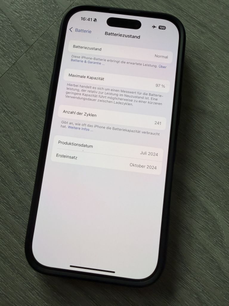 iPhone 16 Pro 265GB Titanium Black