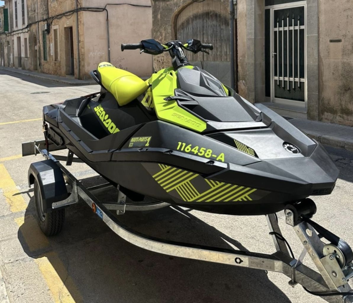 Jet Ski Sea Doo Spark Trixx 3up mit Trailer Top Zustand