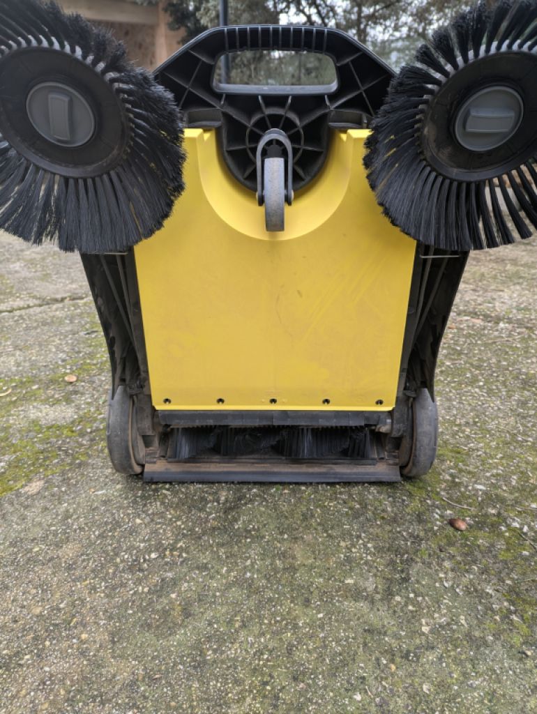 Kärcher sweeper