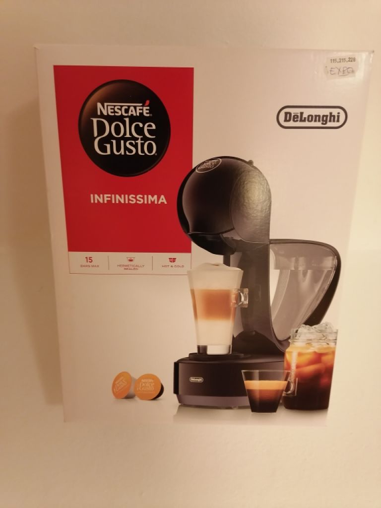 Coffee capsule machine