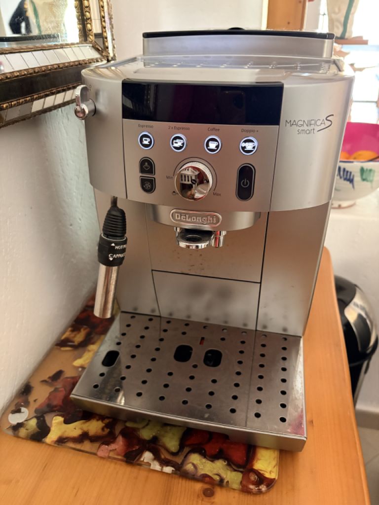 Kaffeemaschine DeLonghi Magnificas Smart