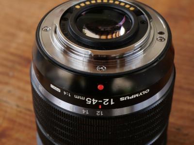 Kamera. Olympus OM-D E-M10 Mk IV mit Olympus 12-45 f4 Pro Objektiv