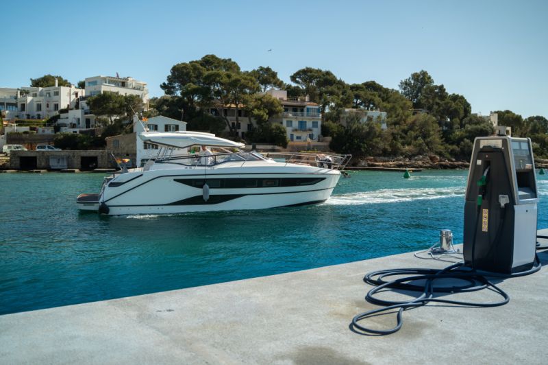 Commercial Office Specialist Yacht Charter (m/f/d)