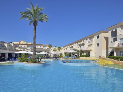 Kellner im Aparthotel Isla de Cabrera - Colonia Sant Jordi (Mallorca)