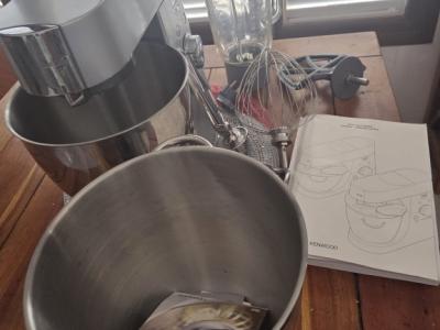 Kenwood Küchenmaschine Major Titanium KM40