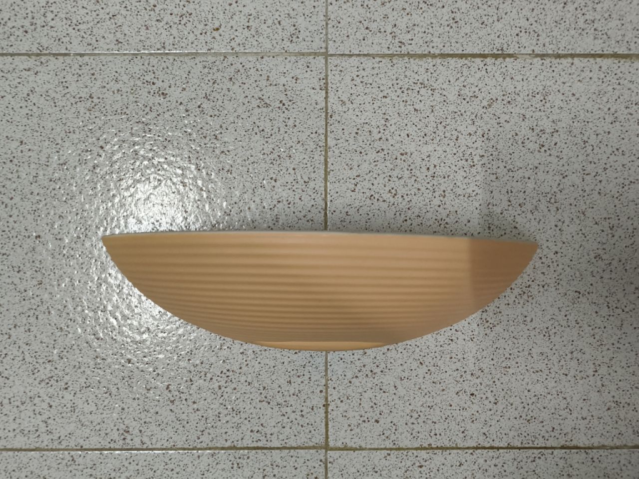 Ceramic wall lamp