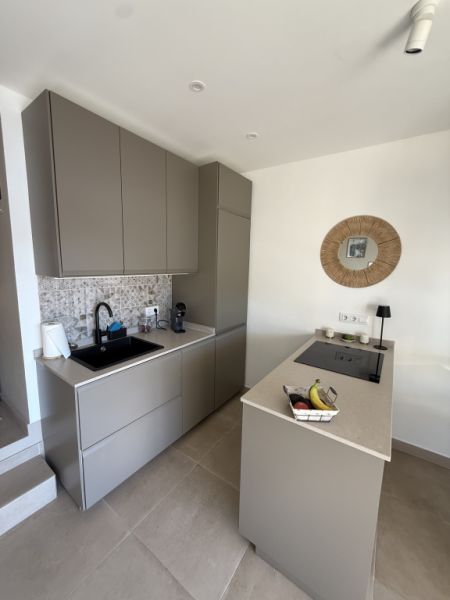 Apartamento completamente renovado en ubicación privilegiada frente al mar – Cala Agulla, Cala Ratjada