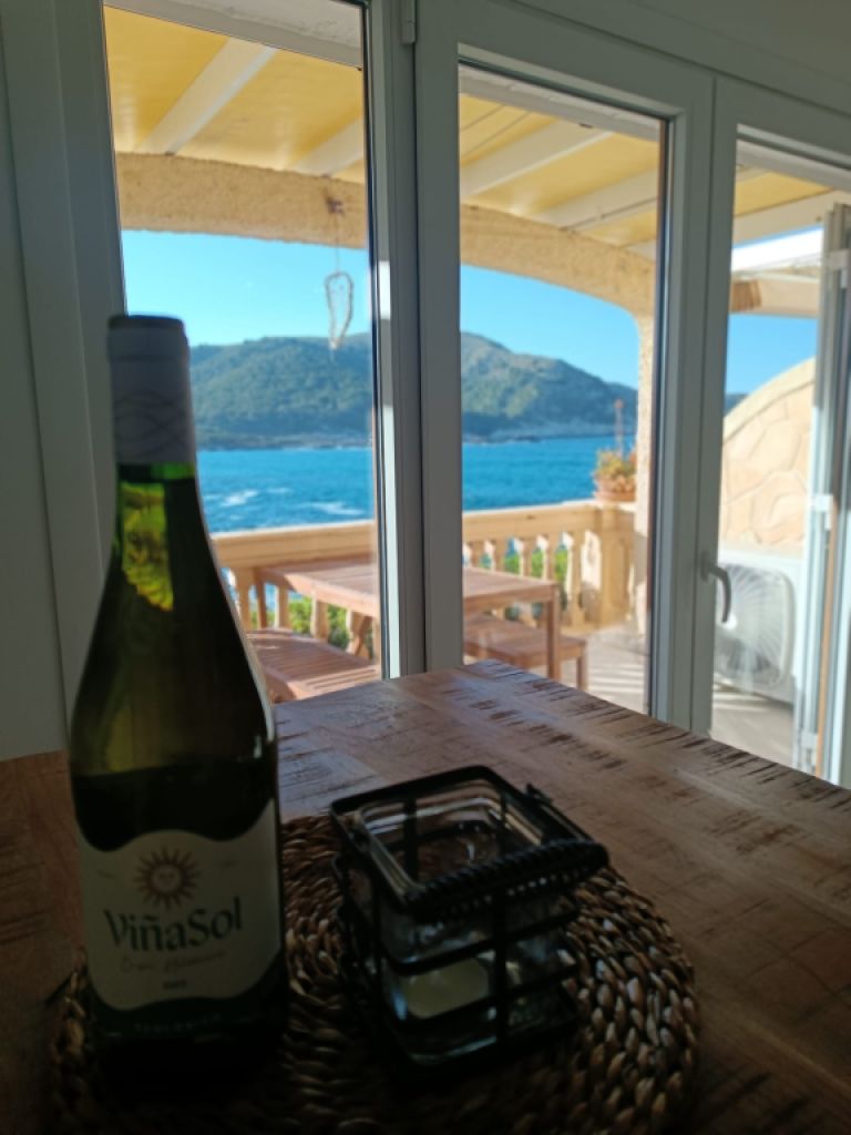 Apartamento completamente renovado en ubicación privilegiada frente al mar – Cala Agulla, Cala Ratjada