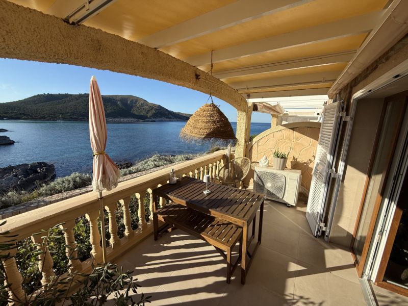Apartamento completamente renovado en ubicación privilegiada frente al mar – Cala Agulla, Cala Ratjada