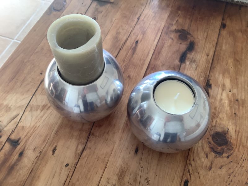 Kerzenständer silberne Kugel mit zwei verschiedene Lochgrößen Höhe 11 cm und Breite 11 cm