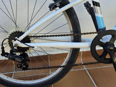 Bicicleta infantil 24" - con casco