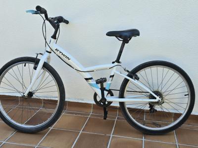 Bicicleta infantil 24" - con casco