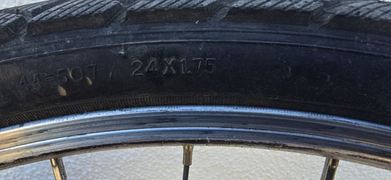 Bicicleta infantil 24" - con casco