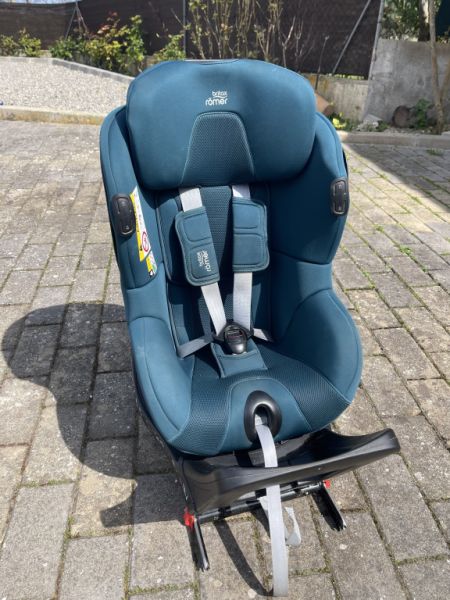 Kindersitz  Britax Römer DUALFIX i‑Size + Modular iSense Base – Premium Komplettset
