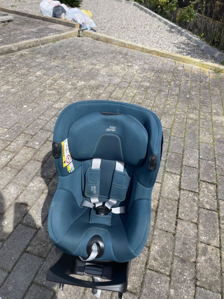 Kindersitz  Britax Römer DUALFIX i‑Size + Modular iSense Base – Premium Komplettset