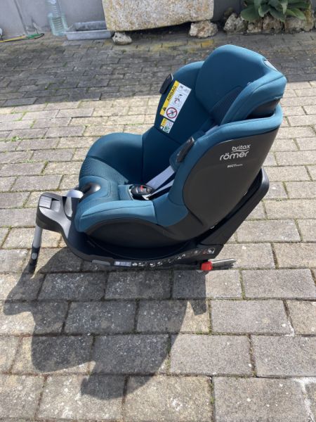 Kindersitz  Britax Römer DUALFIX i‑Size + Modular iSense Base – Premium Komplettset