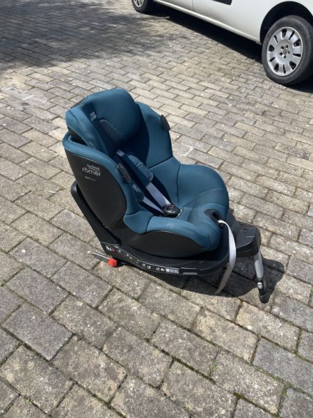 Kindersitz  Britax Römer DUALFIX i‑Size + Modular iSense Base – Premium Komplettset