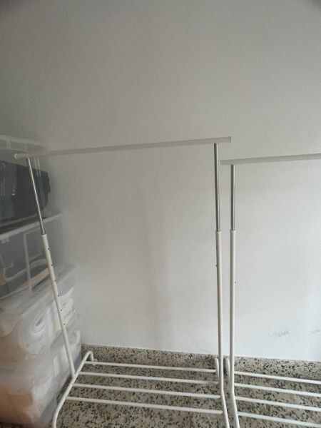 Kleiderstangen auf Rollen und höhenverstellbar neuwertig