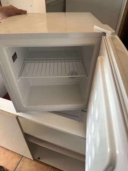 Kleiner Gefrierschrank ( Würfel)