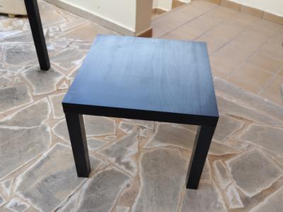 Kleiner schwarzer Tisch