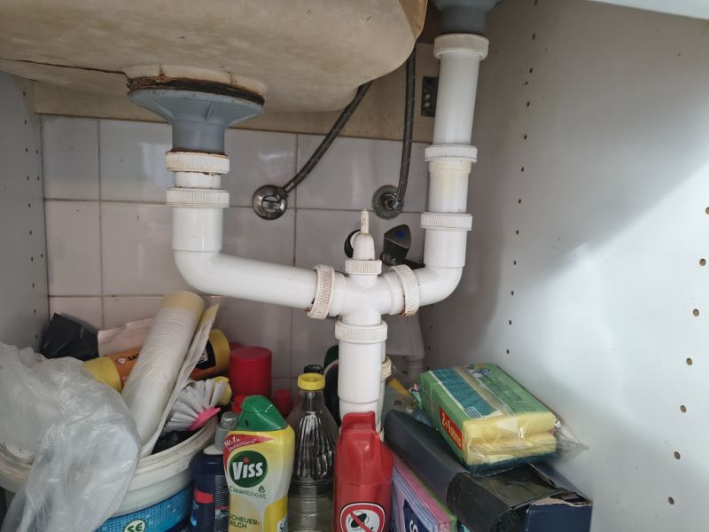 Se busca fontanero para reemplazo de fregadero de cocina en Betlem