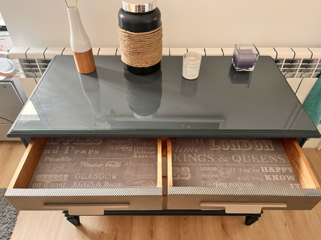 Kommode - Schubladenschrank aufgearbeitet - Glasplatte