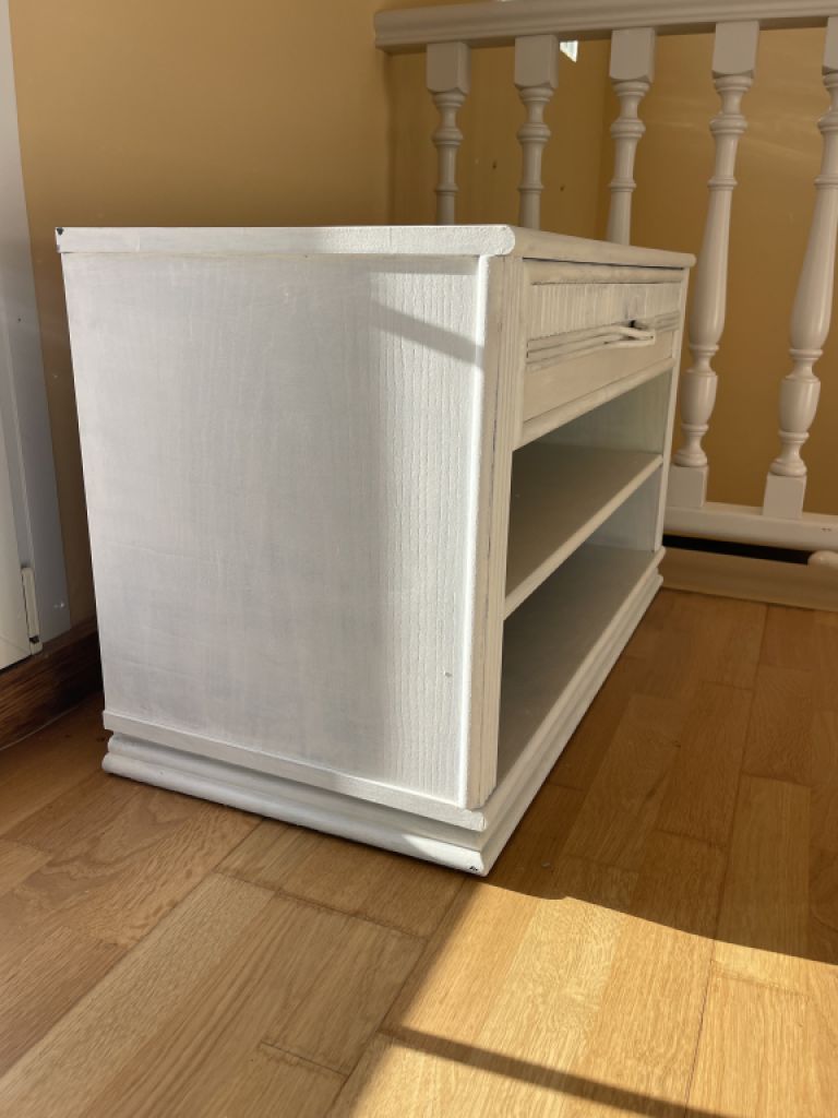 White dresser / TV cabinet wood