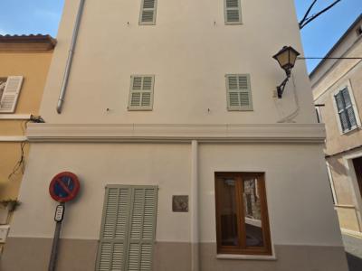 Komplett renoviertes Eckreihenhaus mit 182 m² und 3 Schlafzimmern in Son Servera