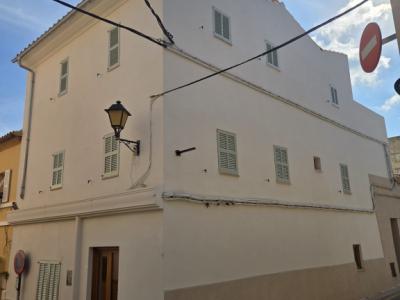 Fully renovated corner terraced house with 182 m² and 3 bedrooms in Son Servera