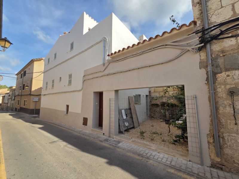 Fully renovated corner terraced house with 182 m² and 3 bedrooms in Son Servera