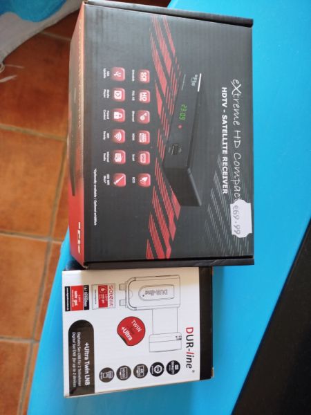 Complete satellite system - dish + LNB + receiver