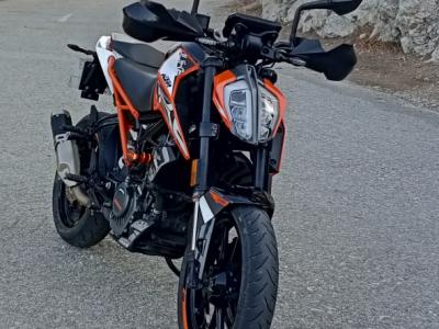 KTM Duke 125 ABS
