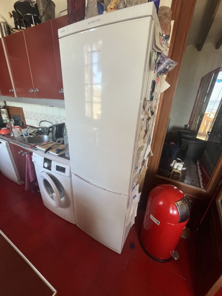 Frigorífico-congelador marca Corbero