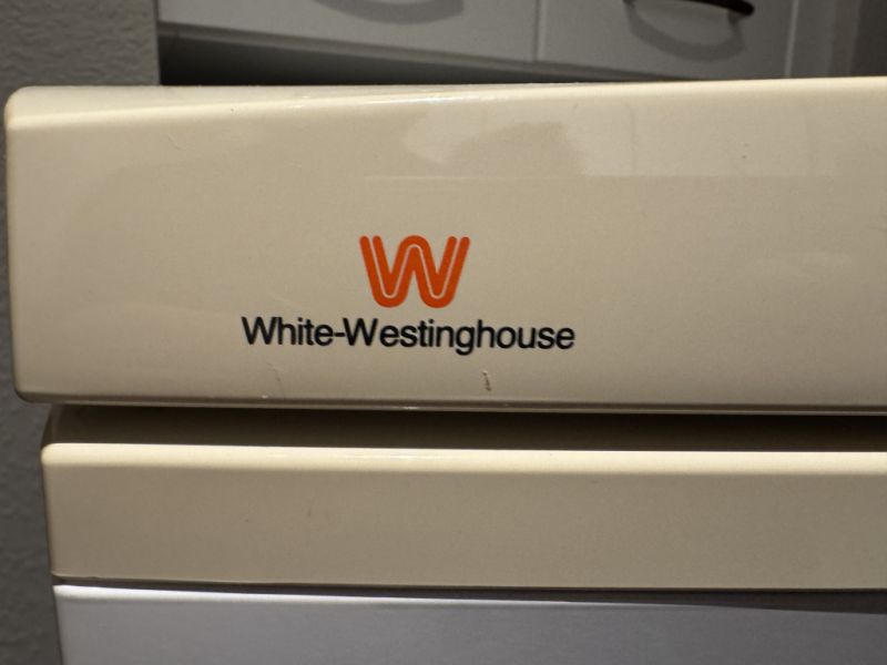 Refrigerator with freezer compartment