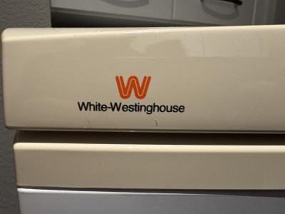 Kühlschrank mit Gefrierkombi.