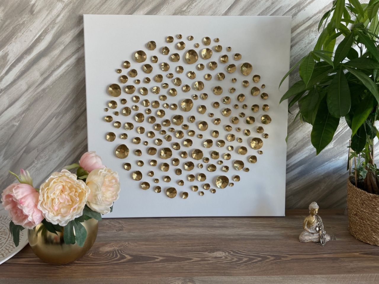 Artful canvas with décor