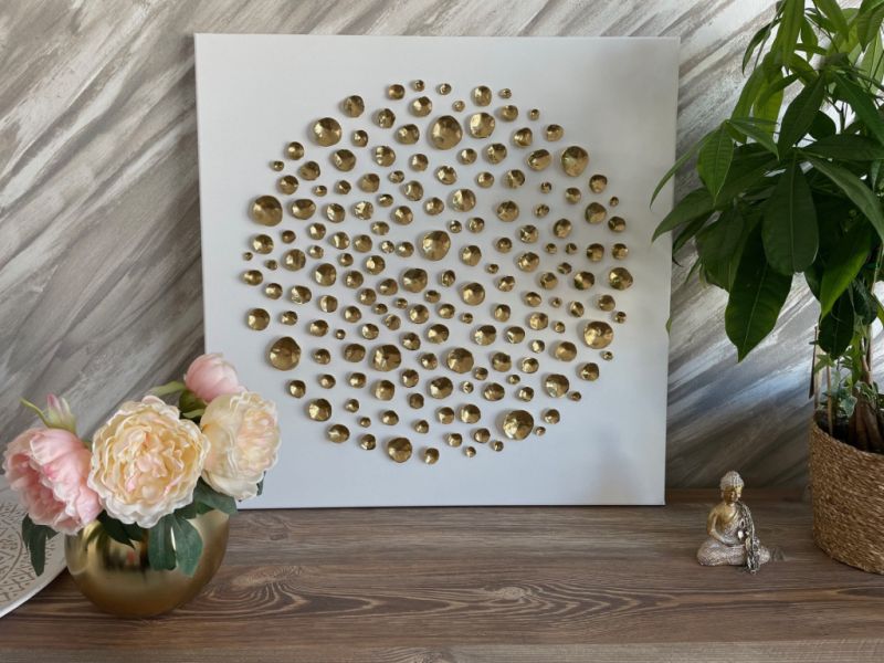 Artful canvas with décor