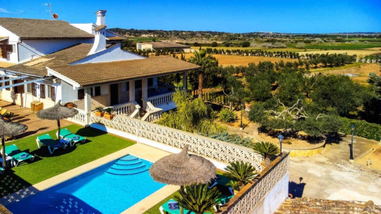 Apartamento rural con piscina comunitaria y muchas terrazas cerca de Petra --- AP 48