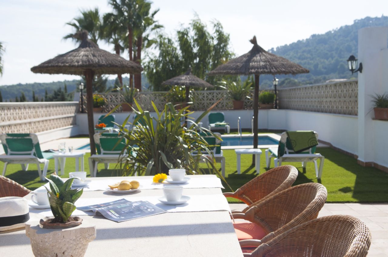 Apartamento rural con piscina comunitaria y muchas terrazas cerca de Petra --- AP 48