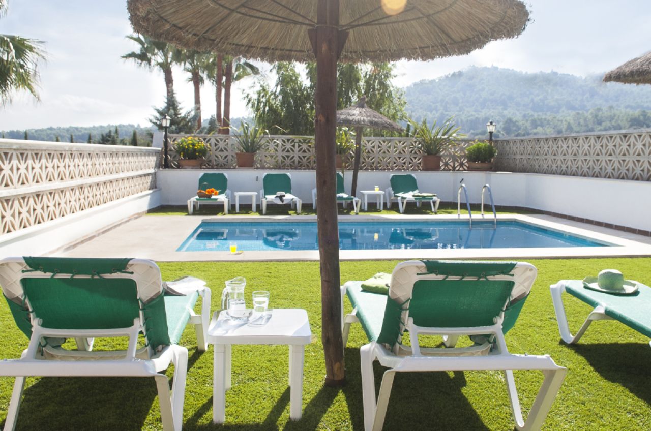 Apartamento rural con piscina comunitaria y muchas terrazas cerca de Petra --- AP 48