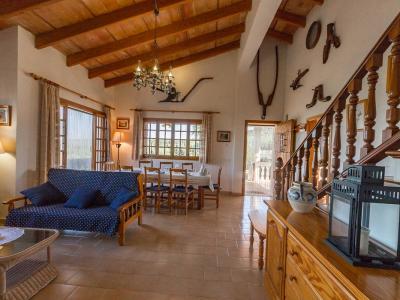 Apartamento rural con piscina comunitaria y muchas terrazas cerca de Petra --- AP 48