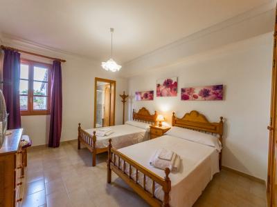 Apartamento rural con piscina comunitaria y muchas terrazas cerca de Petra --- AP 48