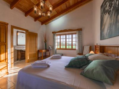 Apartamento rural con piscina comunitaria y muchas terrazas cerca de Petra --- AP 48