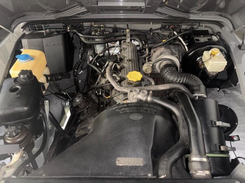 Land Rover Defender 90