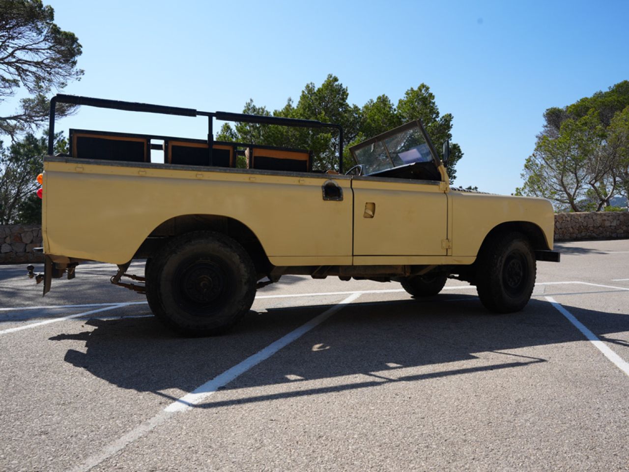 Land Rover Santana Series 109 – langer Radstand